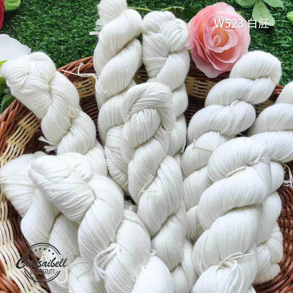 corn yarn W523 225m/100g.