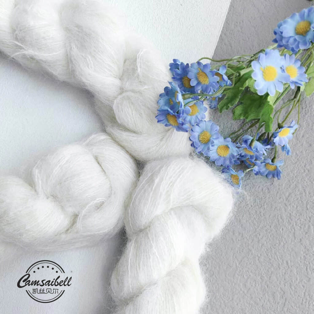 Flauschiges Garn W407 300m/50g.