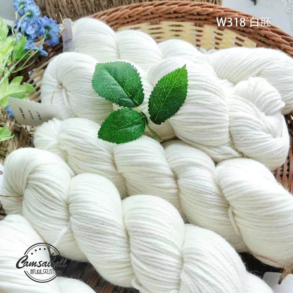 aran yarn W318 185m/100g.