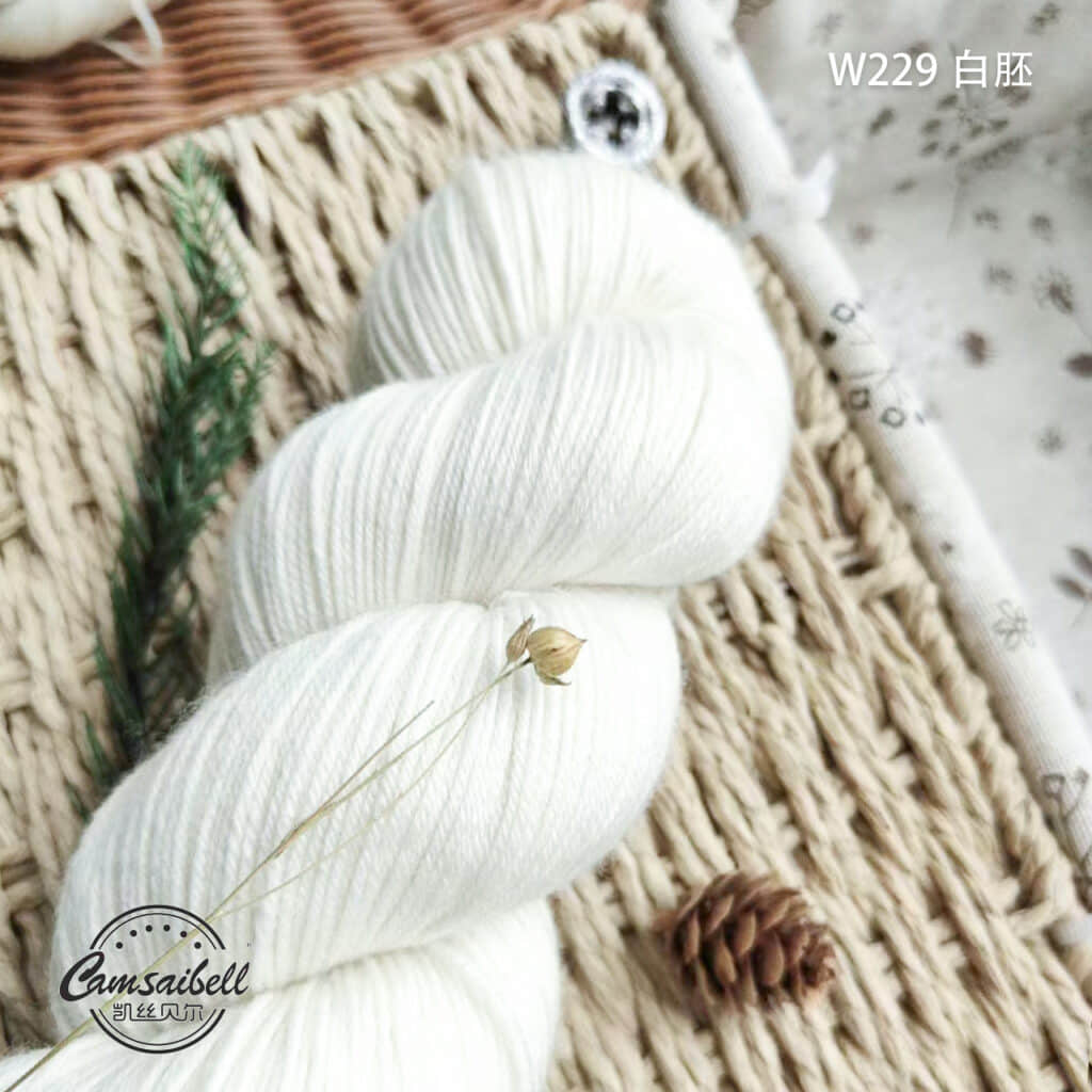 Finger yarn W229 400m/100g.