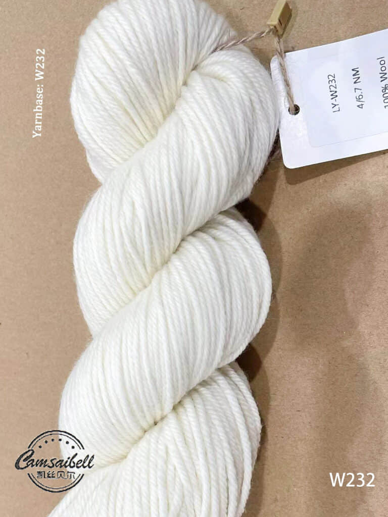 アランウールヤーン W232 167m/100g.